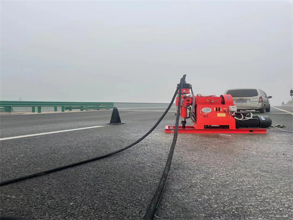 四平马路路基路面开裂下沉注浆加固灌浆